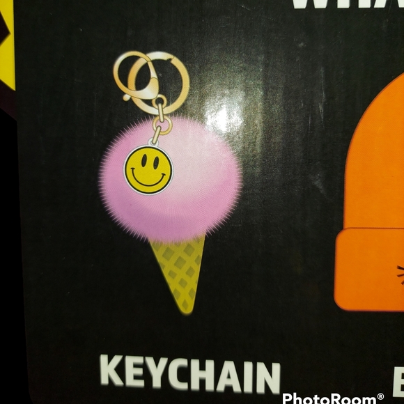 Gettin Fresh Gift Set Beanie, Card Holder, Keychain NWT - Picture 3 of 6